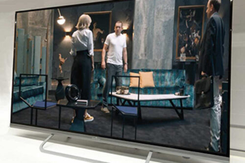 2020 A la TV ce soir, diffusion du  film La Ch&rsquo;tite Famille / Dany Boon – Modèles « La chaise à 3 pieds » et série de chaises à l&rsquo;expo / Palais de Tokyo